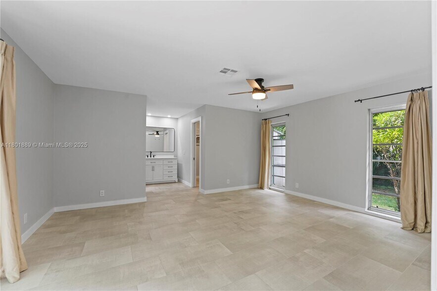 Building Photo - 2911 SW 108th Way