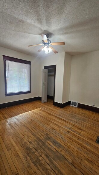 Building Photo - 585 Case Ave