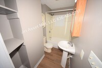 Building Photo - HOUSE for RENT 2 bed, 1 bath