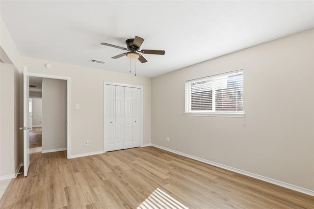 Building Photo - 1901 Wellington Dr