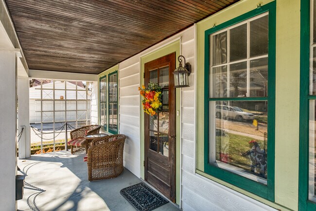 Building Photo - 2825 Burgess Ave