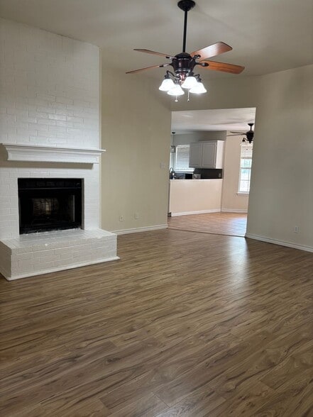Building Photo - 3802 Notre Dame Cir