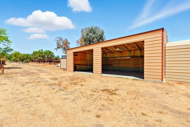 Building Photo - $5995 - Ranch-style home with acreage in West Gilroy's quiet countryside