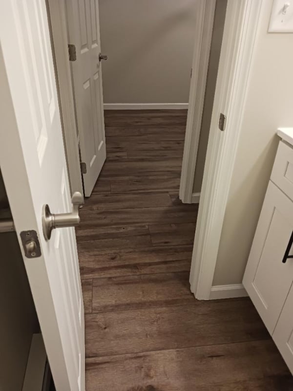 Building Photo - 1050 Stonybridge or Stoneybridge Dr