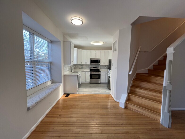 Building Photo - 14205 Brenham Dr