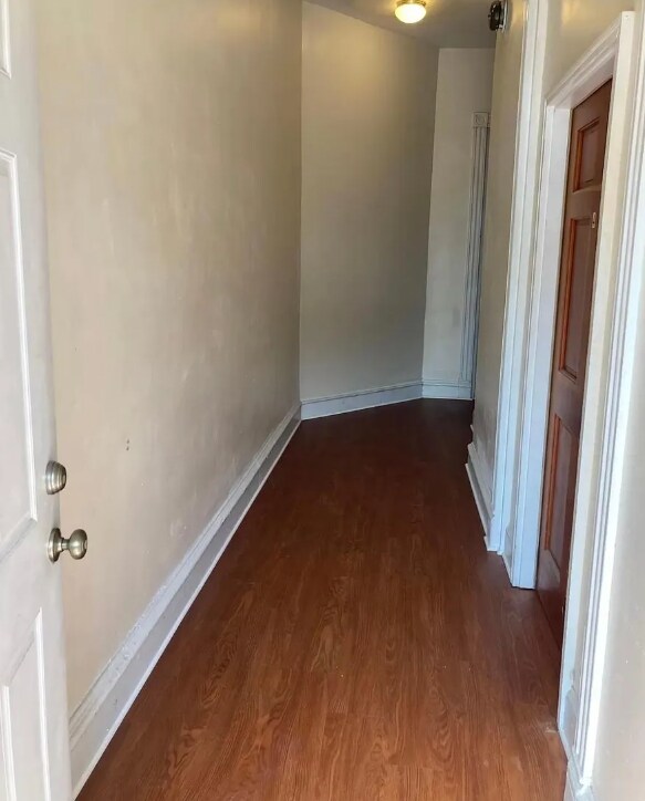 Building Photo - 221X Brookfield Ave