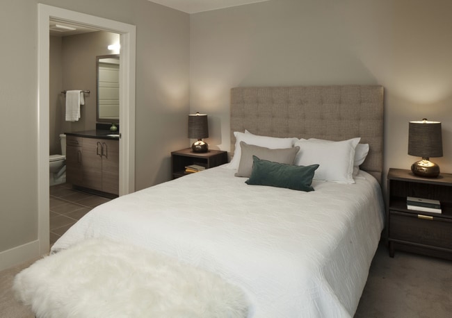 Building Photo - 1620 Platte St