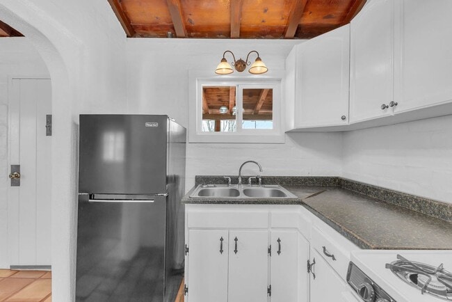 Building Photo - 6365 Cahuilla Ave