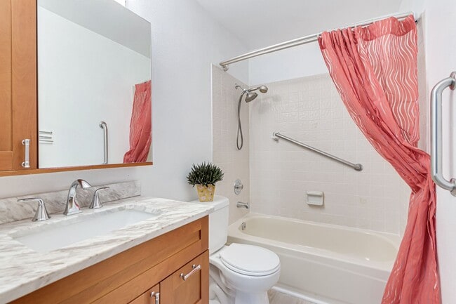 Building Photo - 1410 Bacchus Dr