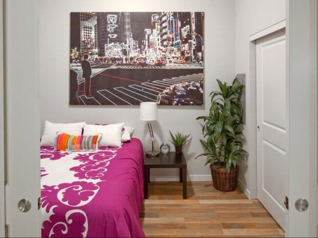 Building Photo - 1607 Apartments