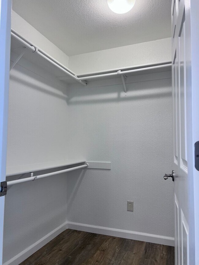 Building Photo - Breathe the Fresh Air in Loomis!