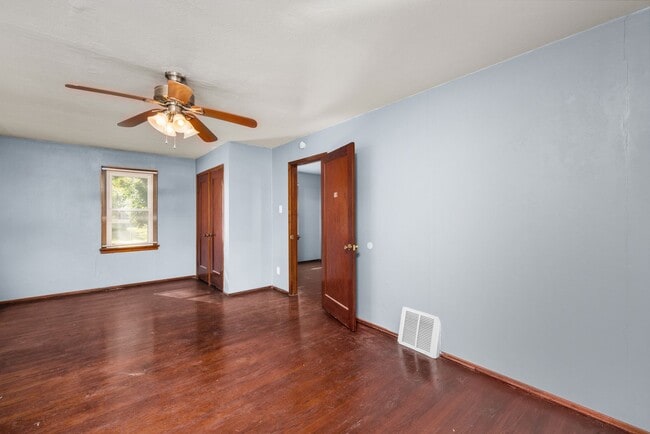 Building Photo - Spacious St. Ann Home with Large Detached ...