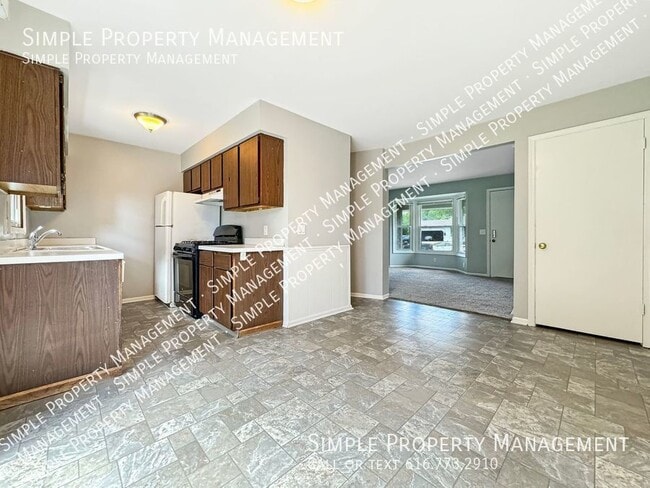 Building Photo - 770 Coleman St SE