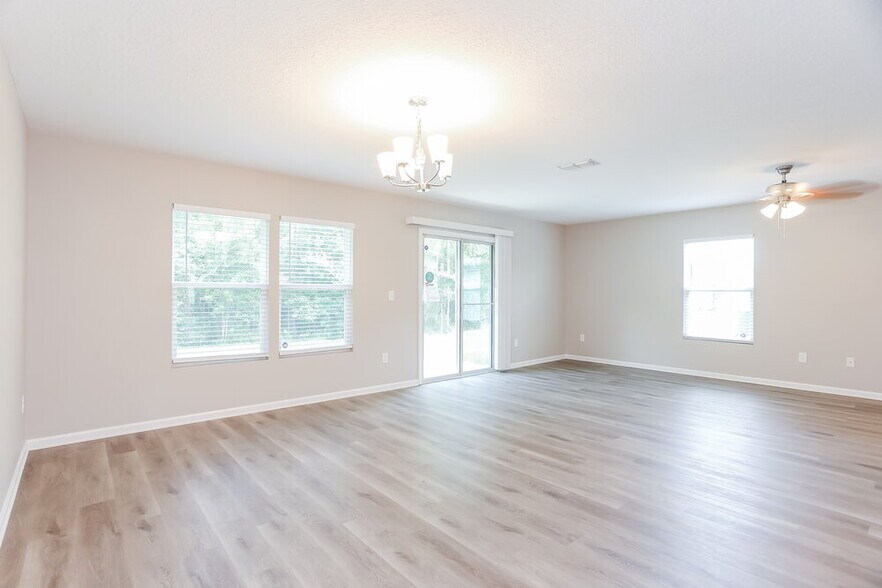 Building Photo - 12331 Glimmer Wy