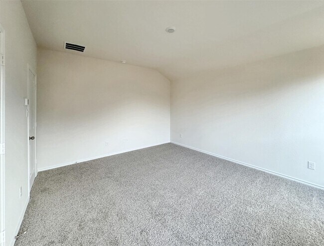 Building Photo - 810 Shear Dr