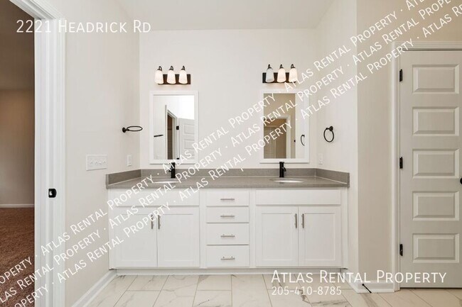 Building Photo - 2221 Headrick Rd