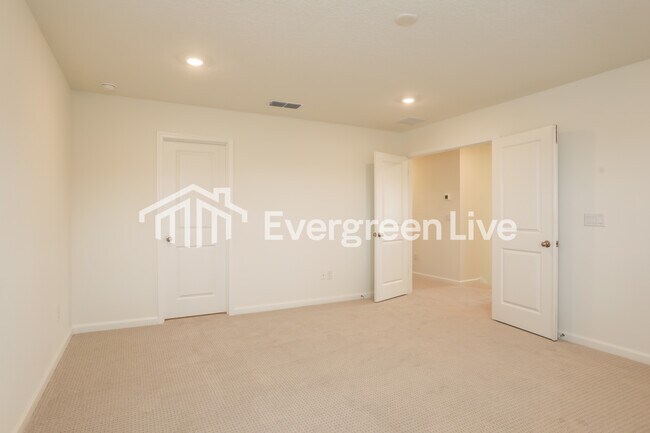 Building Photo - 3440 Americana Dr