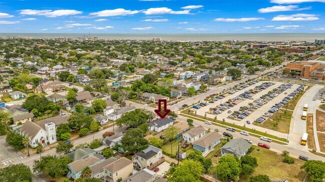 Building Photo - 4102 Ave N Ursuline St