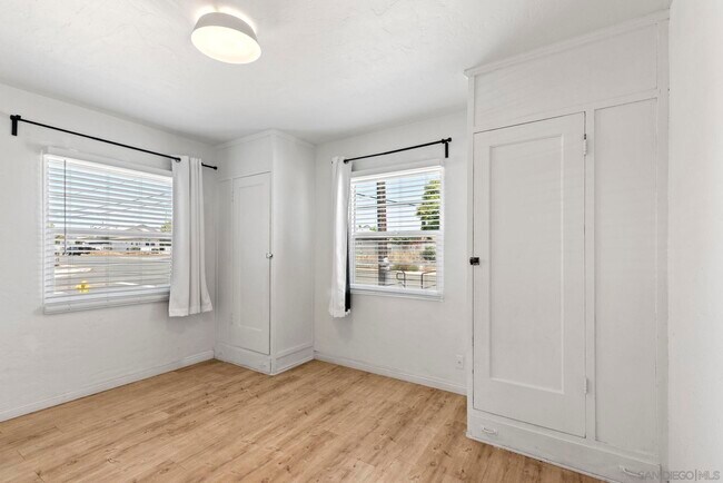 Building Photo - 2548 Violet St