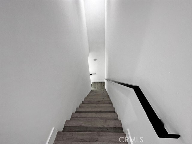 Building Photo - 7127 S La Cienega Blvd