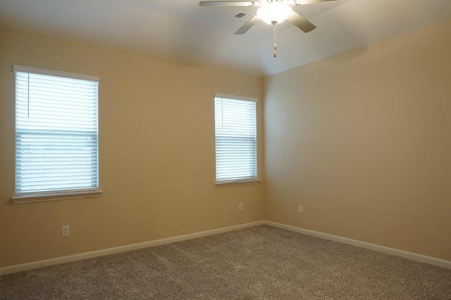 Building Photo - 1823 Dahlia Way