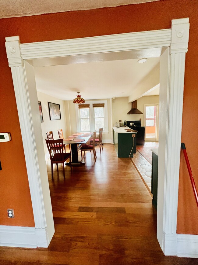 Building Photo - 2919 Harvey St