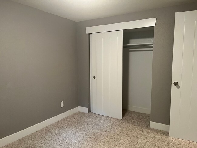 Building Photo - Beautiful 2 Bedroom + 2 Bonus Rooms, 3 Bat...