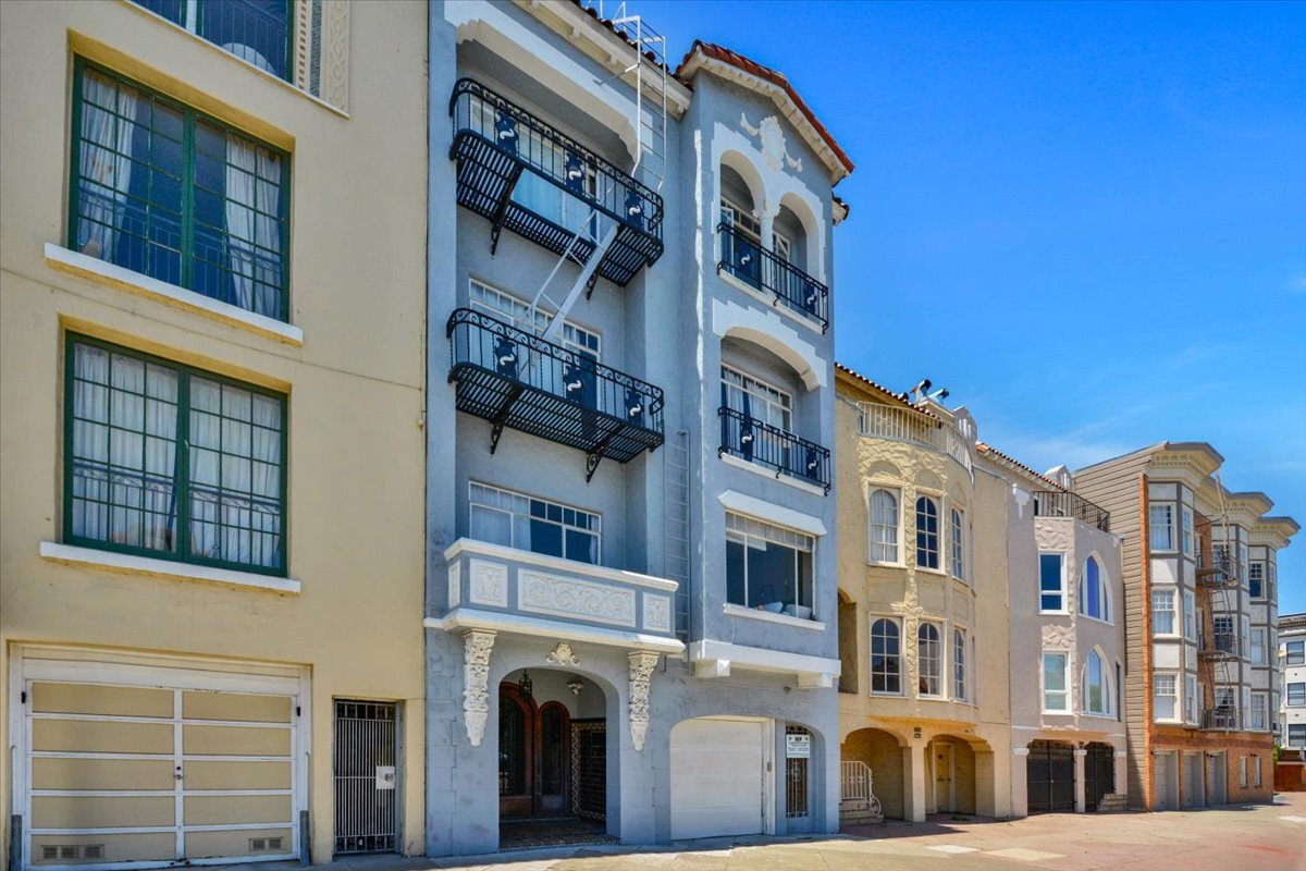 Building Photo - 3675 Fillmore St