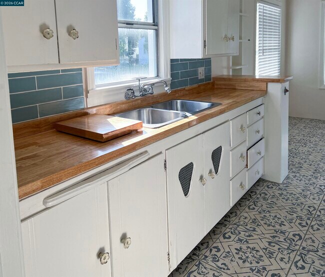 Building Photo - 192 Viewmont Ave