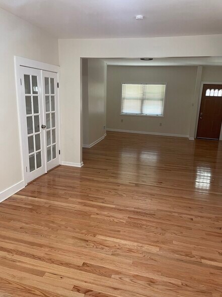 Dining Room - 4740 Juniper St