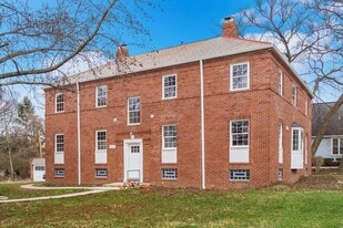 Building Photo - 5839-5851 N. High St
