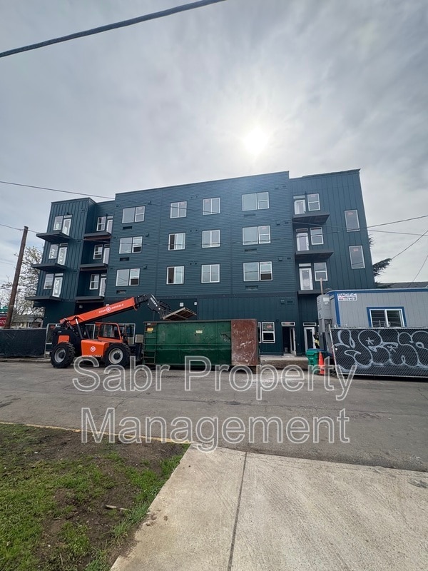 Building Photo - 1520 N Bryant St