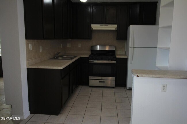Building Photo - 906 Geronimo Dr