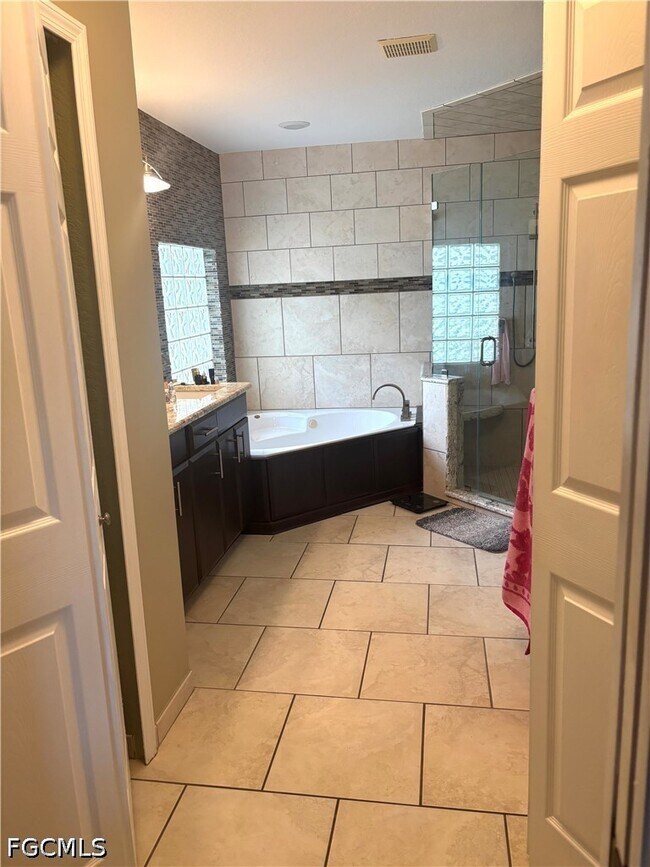 Building Photo - 15100 Whimbrel Ct