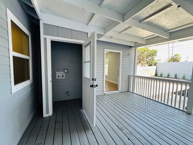 Building Photo - Fully Remodeled 3-Bedroom Home with Front ...
