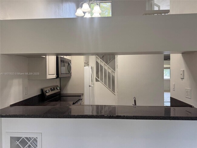 Building Photo - 9515 SW 138th Pl