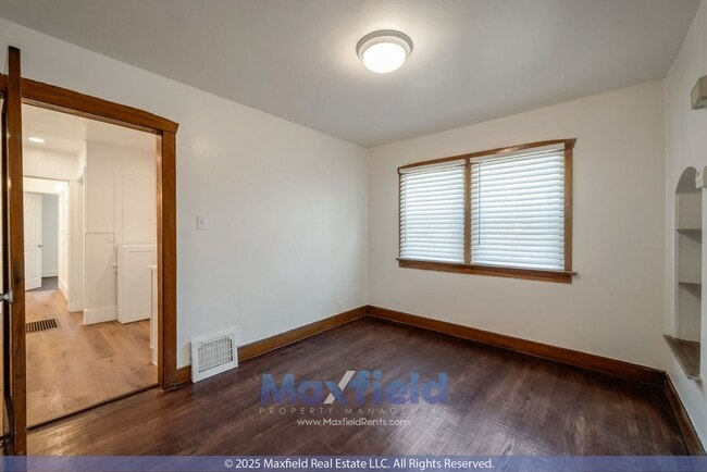 Building Photo - SUGAR HOUSE AREA - close to University and...