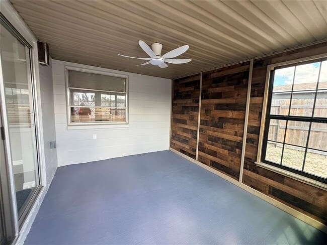 Building Photo - 8437 Luray Dr