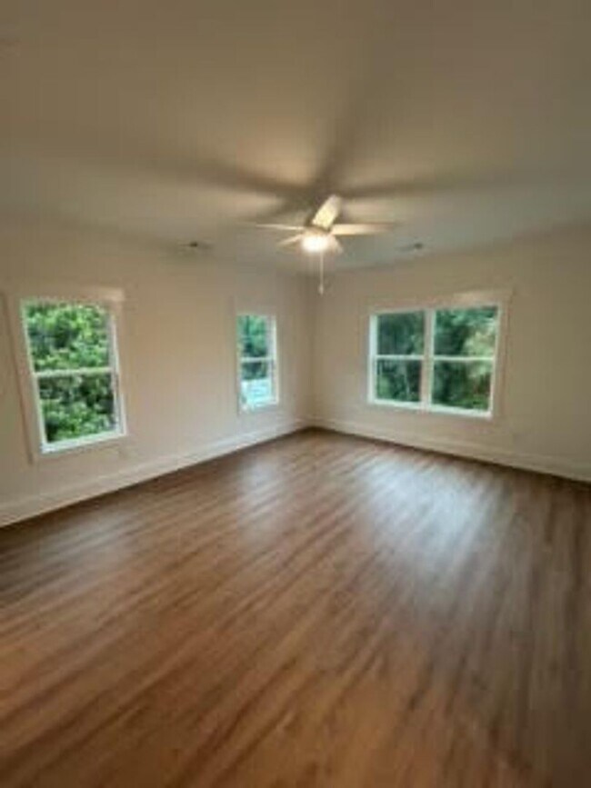 Building Photo - "Brand New Construction" 1 mile from Campus and Downtown