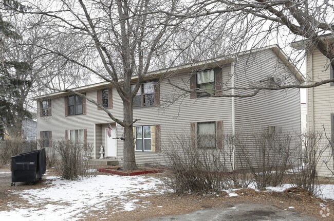 Building Photo - 3811-3815 Restwood Rd