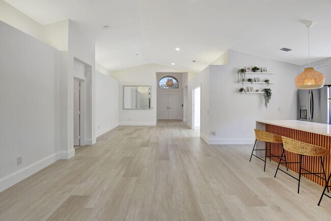 Building Photo - 11287 Vivero Ave