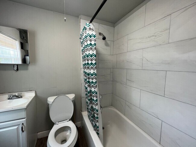 Building Photo - 2321 15th St