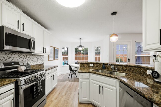Building Photo - 1504 W 43rd St