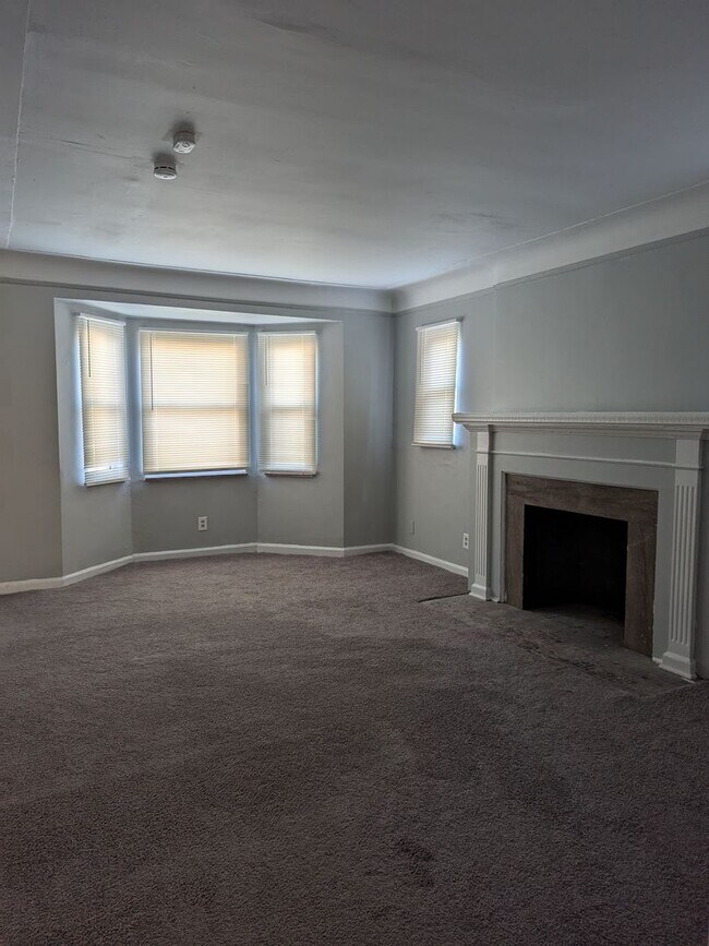 Building Photo - 10440 Nottingham Rd