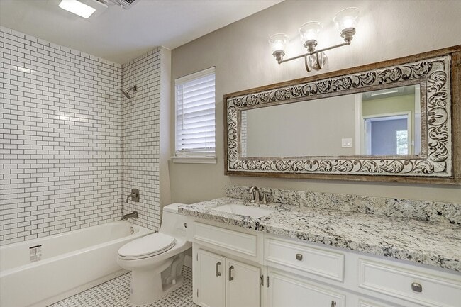 Building Photo - 22 W Mistybreeze Cir