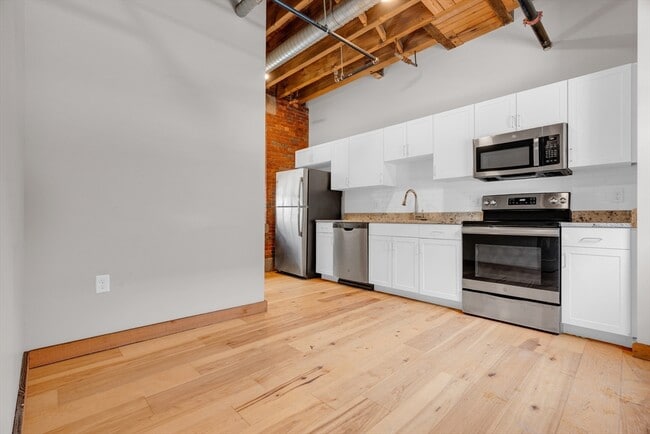 Building Photo - 58 13th St