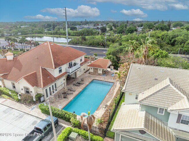 Building Photo - 1445 Isabella Dr