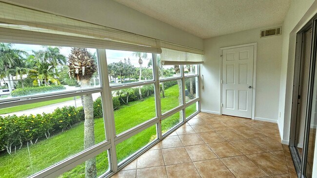Building Photo - 1441 Ocean Dr