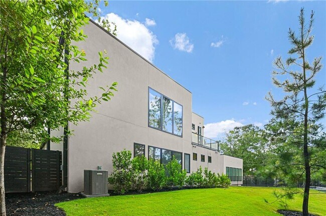 Building Photo - 3566 Cantrell Rd NE