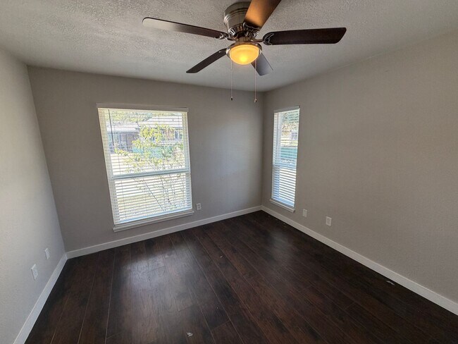 Building Photo - 5808 Cherry Park